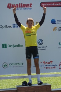 Daniel Parks holds the men's Yellow Jersey