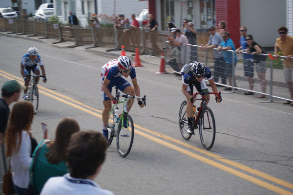 Team Quebec's Olivier Brisebois (right) sprints for the win ahead of Brendan Rhim (Team USA) and Edgar Adolfo Tique Avila (Colombia-Fundación Everet) in Stage 5 of the Tour de l'Abitibi.