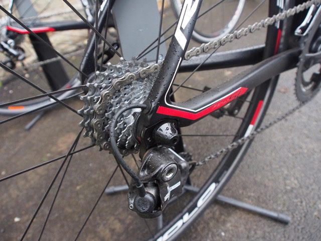 The Ridley Fenix SL features dropouts that also serve dual purpose routing the rear derailleur cable. The carbon stop outs have stainless steel inserts where the quick release makes contact, for long term durability.