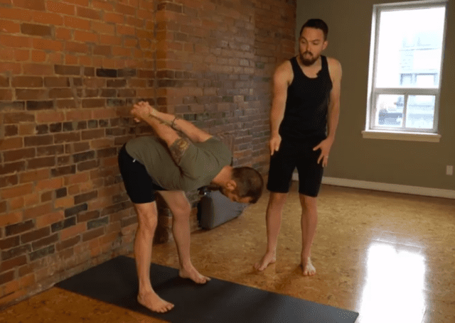 Top 5 yoga poses for your back, shoulders and neck - Canadian Cycling