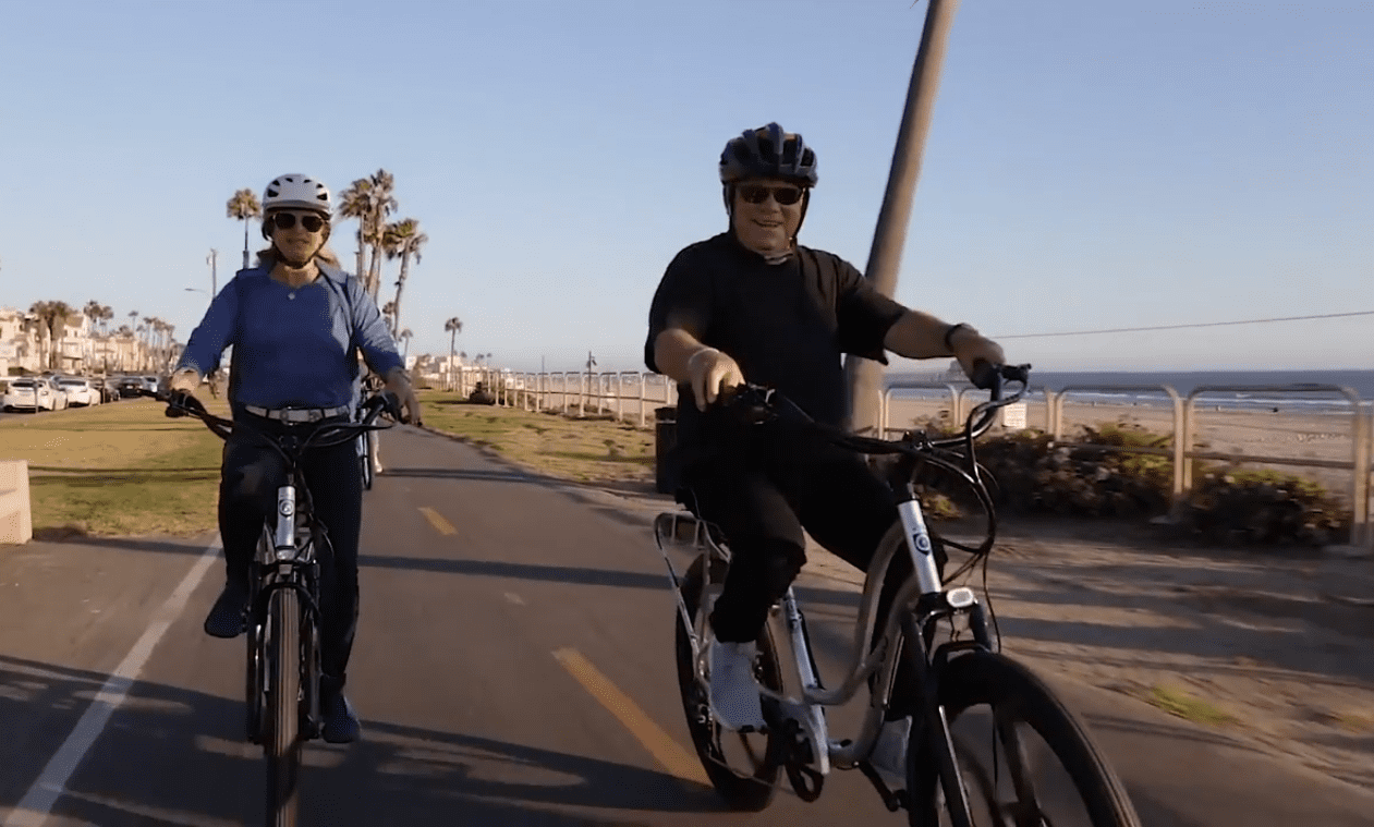 William Shatner credits e-bikes for helping him stay fit at 87-years-old -  Canadian Cycling Magazine