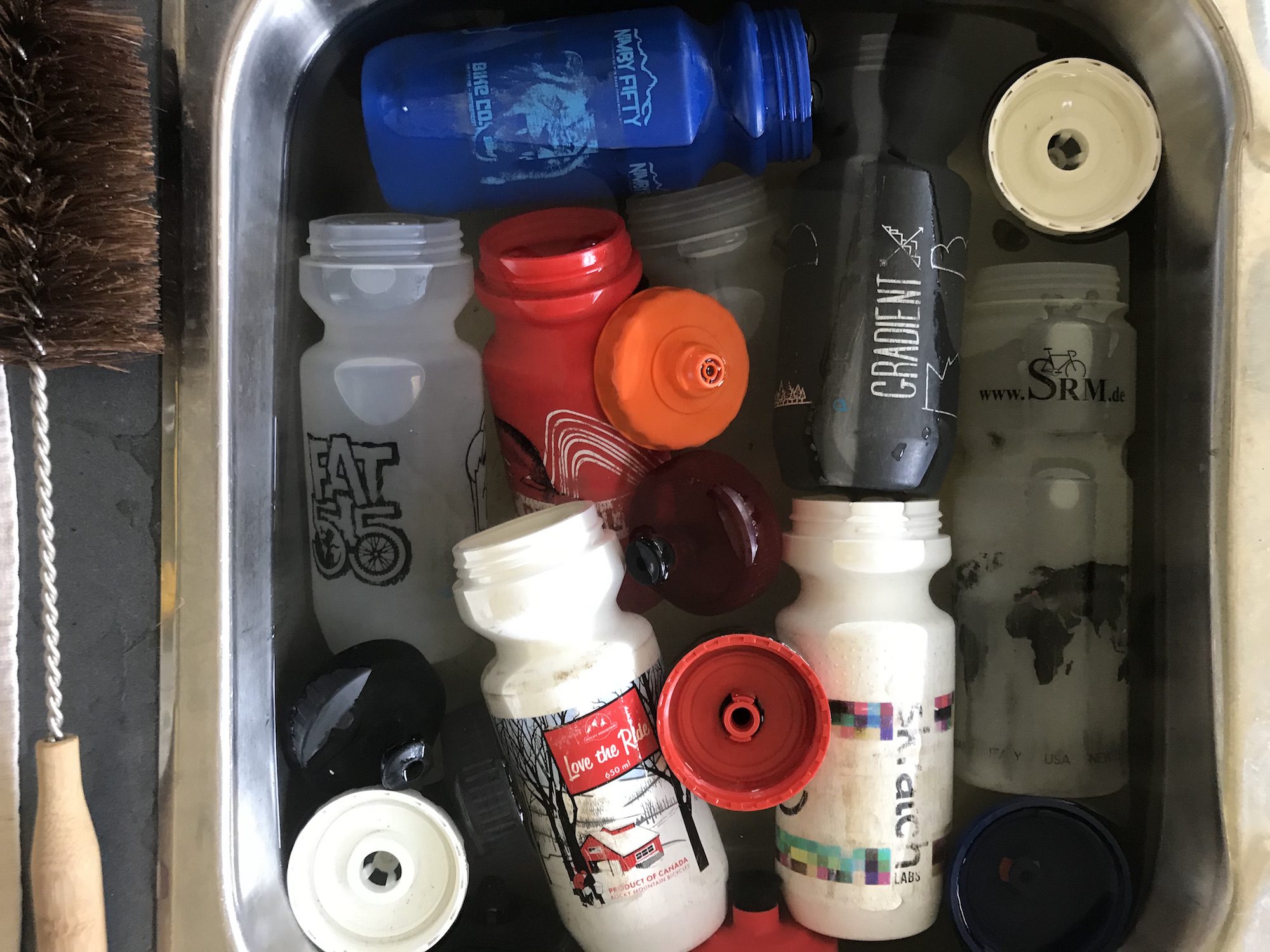 https://cyclingmagazine.ca/wp-content/uploads/2019/06/bottle-sink.jpg