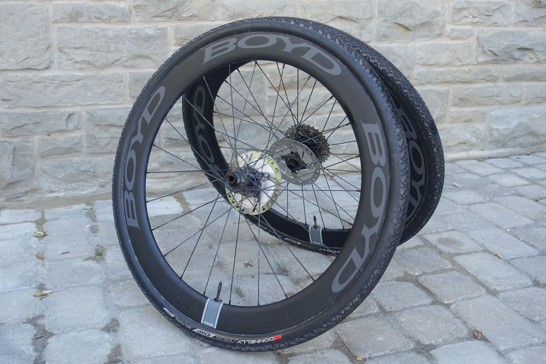 deep rim carbon wheels