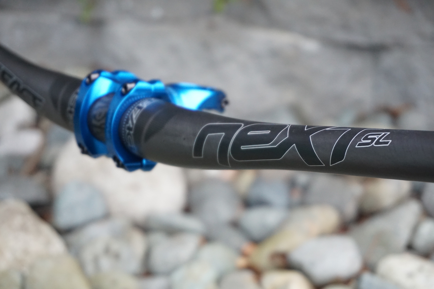 Race Face Next SL flexes as good as the lightest 35-mm bar on the market -  Canadian Cycling Magazine