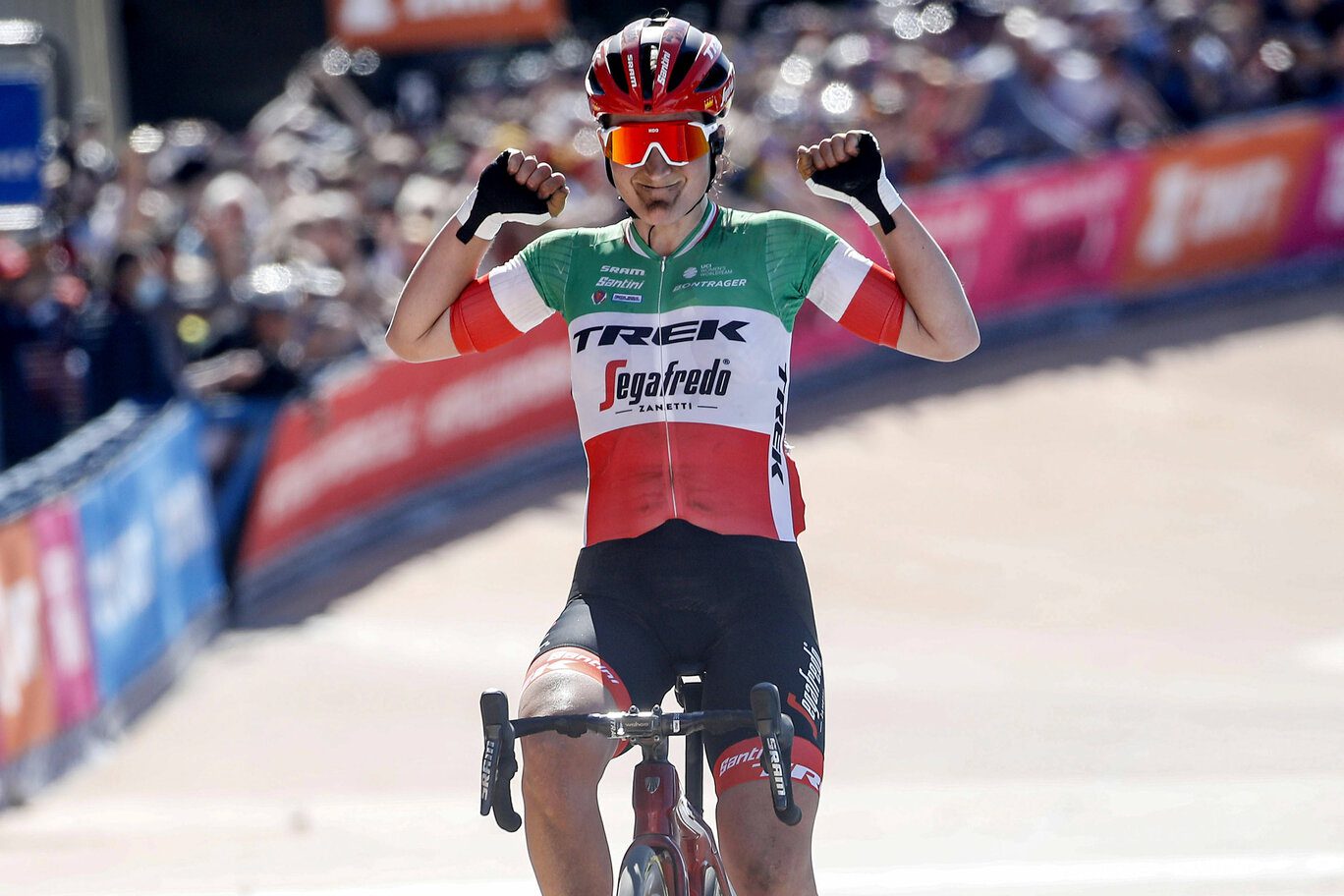 Trek keeps Paris-Roubaix Femmes title as Longo Borghini triumphs on the cobbles
