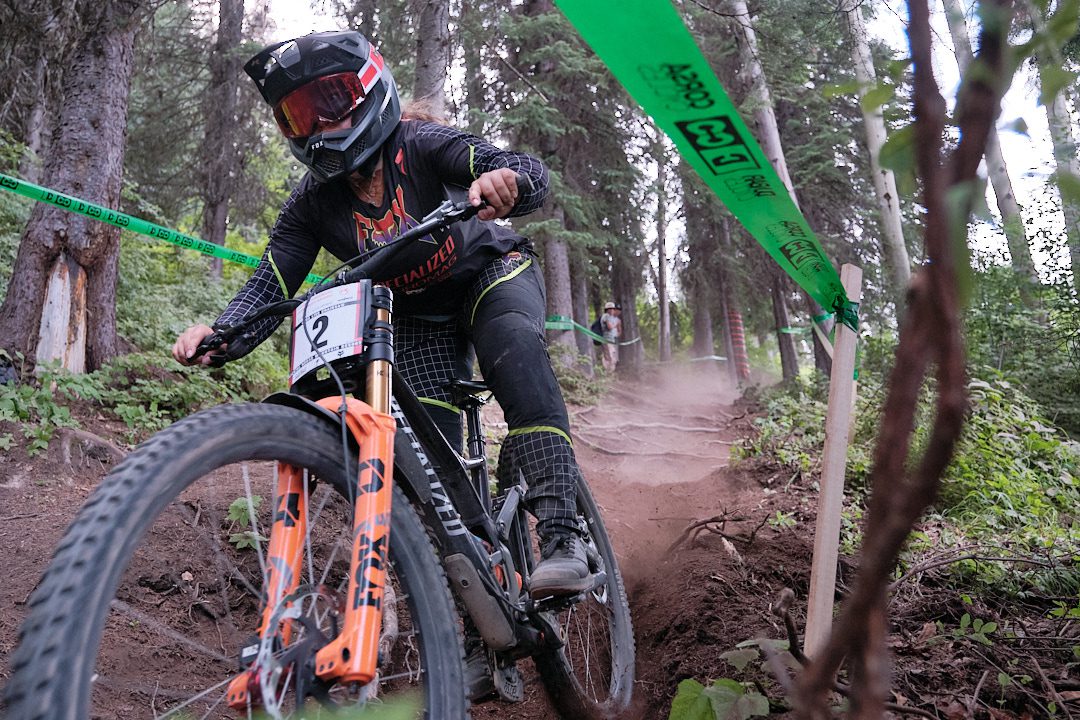 Bailey Goldstone races canadian downhill national championships 