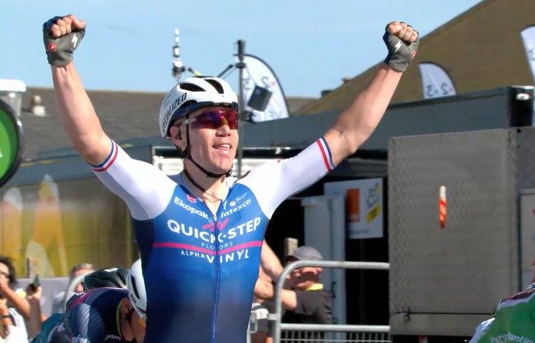 Fabio Jacobsen wint zijn eerste etappe van de Tour de France, Van Aert wint geel