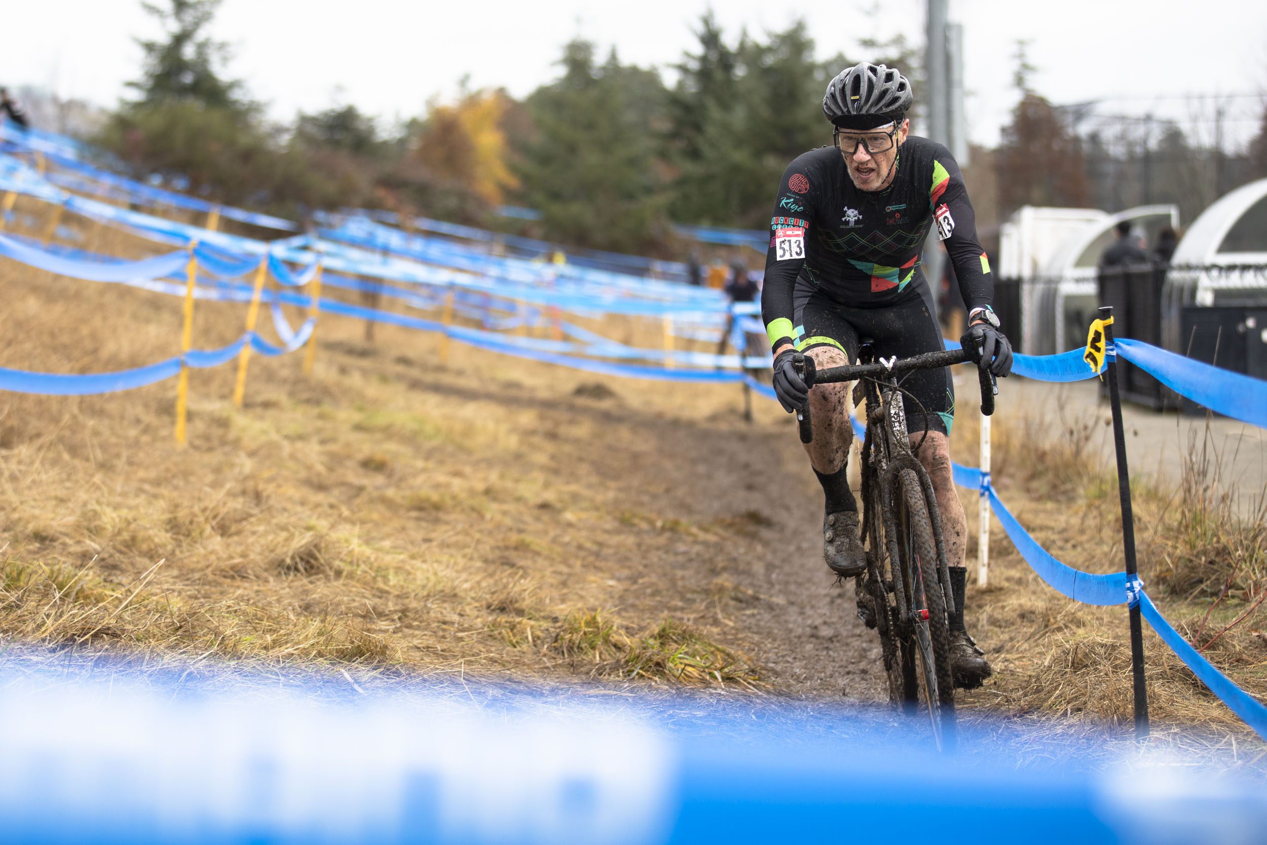 Master Men 55+ during the 2022 Canadian Cyclocross Championships at Layritz Park in Saanich, BC, November 26, 2022. (Photo by Nick Iwanyshyn)