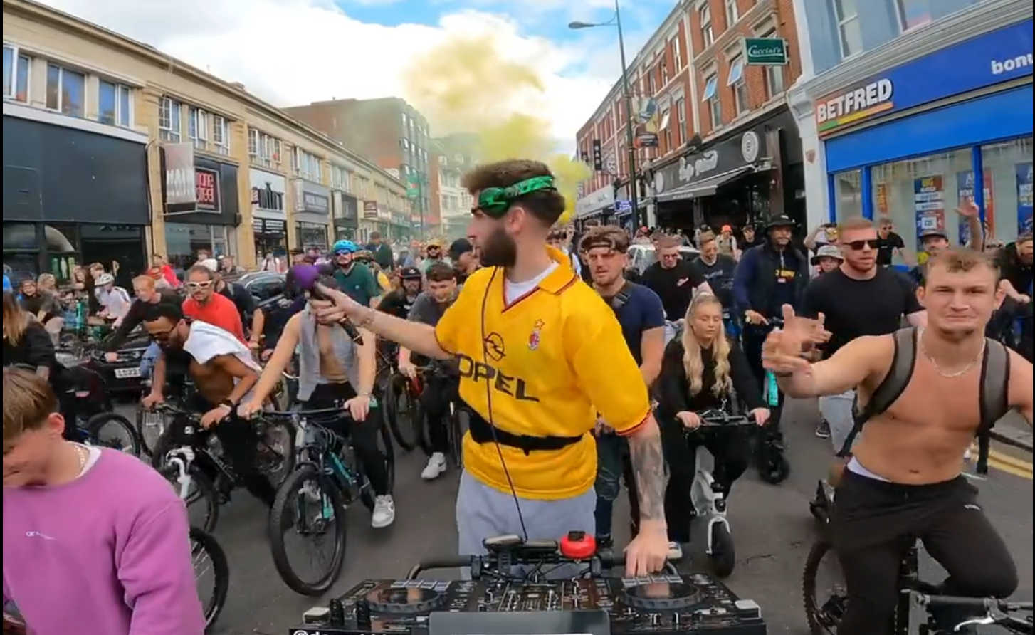 This DJ threw the most amazing cycling rave Canadian Cycling Magazine