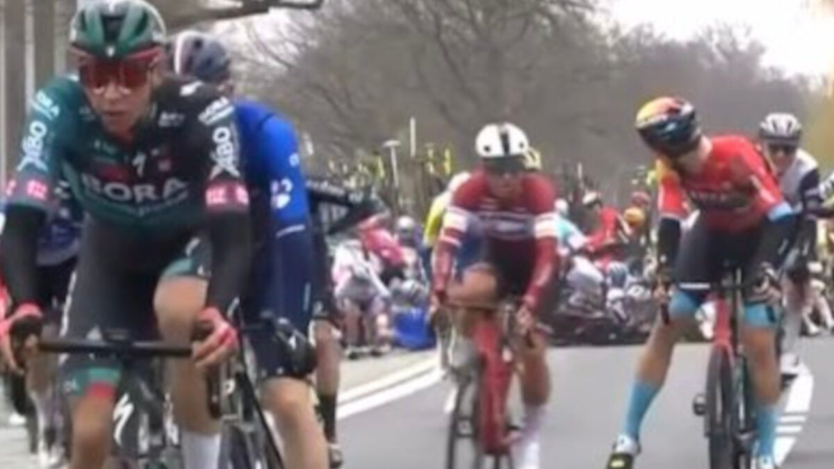 Tour of Flanders crash