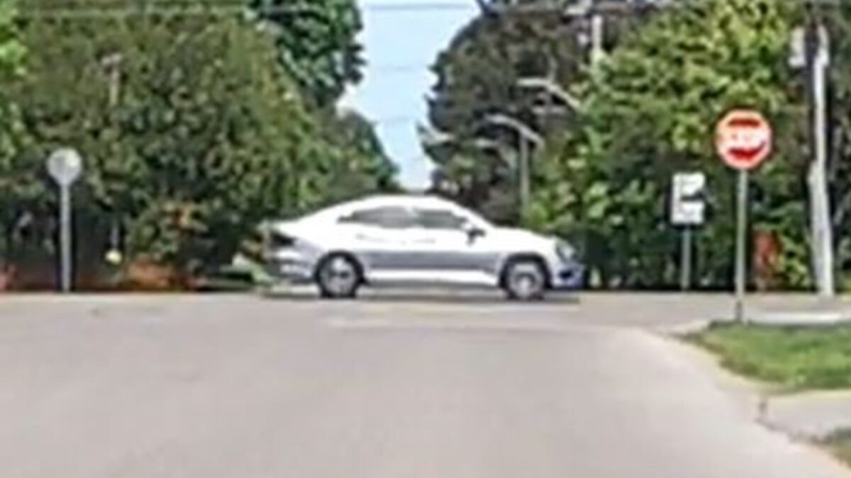 Vehicle wanted in Burlington cyclist collision