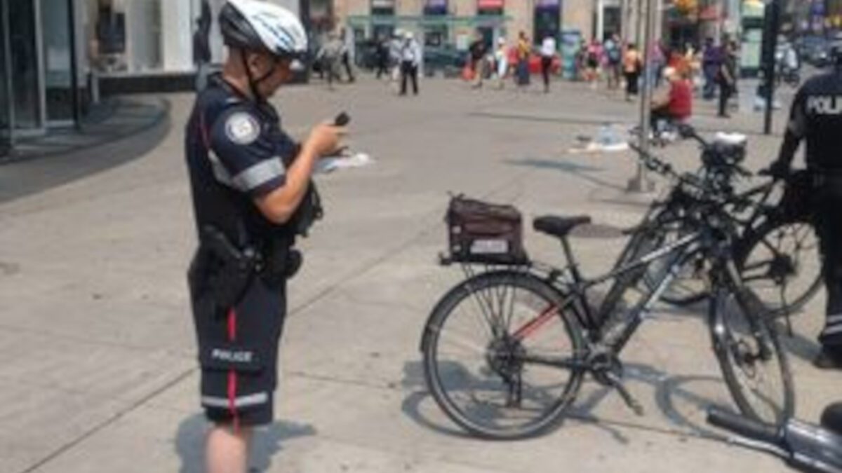 Toronto Police giving cyclists tickets