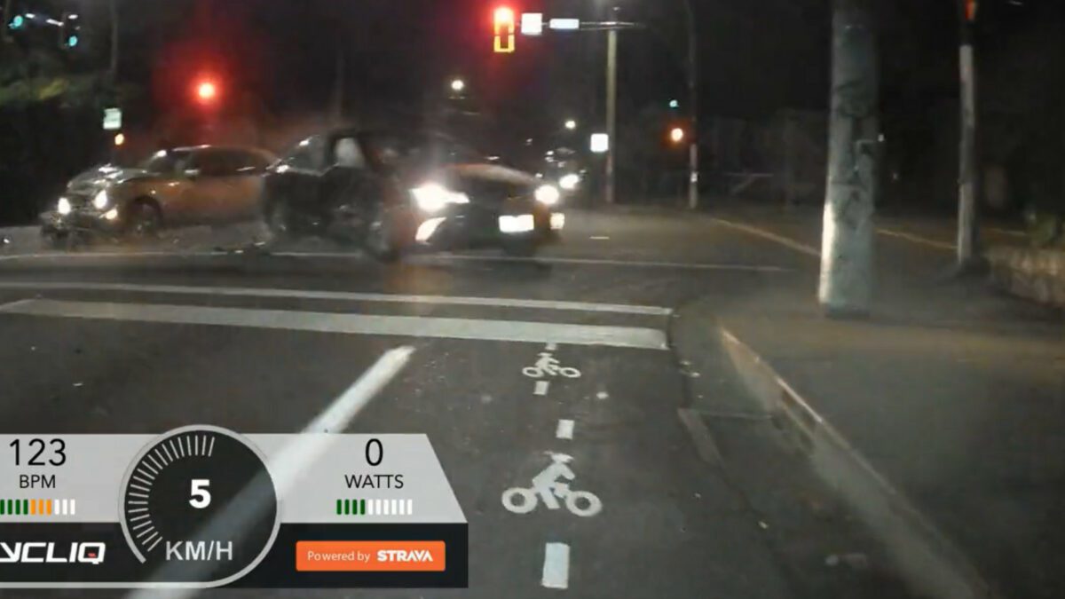 Cyclist in Victoria narrowly avoids a two-car collision