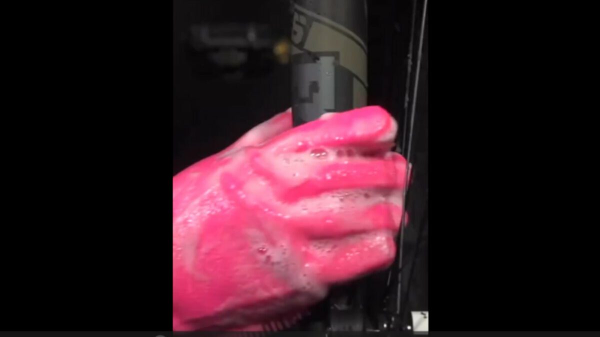Sexy muc-off video about bike cleaning