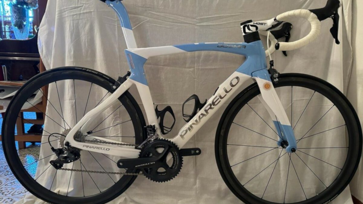 The Pope's Pinarello F12 is being auctioned off